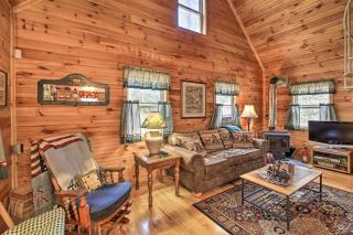 Peaceful Mountain City Cabin with Porch and Fire Pit - Mountain City - 6