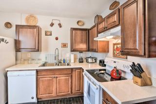 Sun, Sand and Explore! Coastal Galveston Hideaway - 3