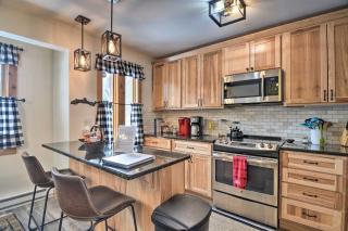 Cozy Mountain Getaway with Ski Shuttle Access! - 5