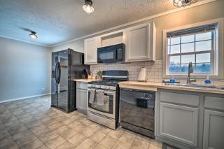 Spacious Wellston Home Near Hiking and Skiing! - 0