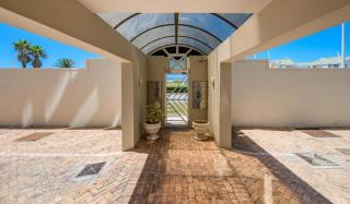 Cascades Self-Catering Apartments - 8