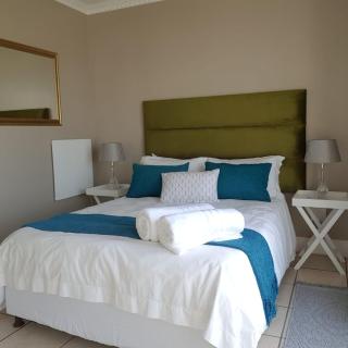 Cascades Self-Catering Apartments - 4