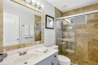 SUPERB LAKESIDE VILLA WITH PRIVATE POOL NAPLES - 1