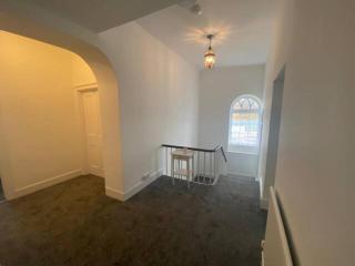 8 Bedroom House For Corporate Stays in Kettering - 4