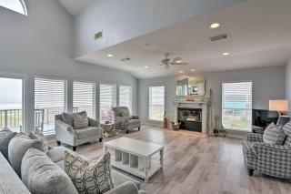 Beachside Living: Family Retreat in Galveston - 4