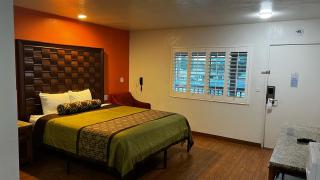 New American Inn & Suites - Anaheim - 5