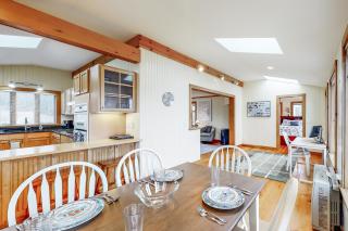 Dream Harbor House and Cottage - Surry - 4