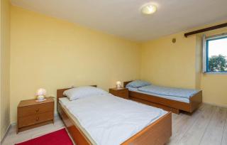 Awesome Home In Koromacno With Kitchen - 2