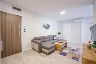 Retreat to a Stylish Home at West Residence - Oradea - 4