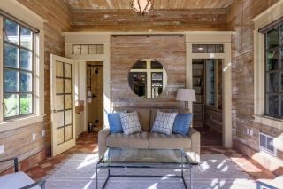 The Carriage House - Seattle - 9