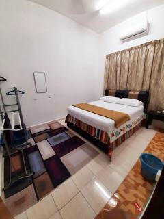 AMZ HOMESTAY - Masjid Tanah - 4