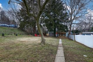 Rare City Home w/ Backyard Fire-pit & Hot tub - Lancaster - 3