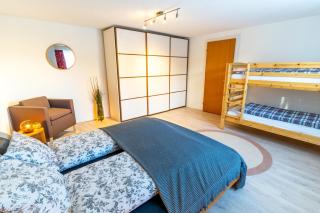 Charmantes Apartment mit grossem Garten .Kids4free. - Flims - 6