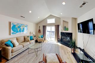 Bela Pacific - Rockaway Beach - 9