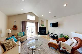Bela Pacific - Rockaway Beach - 6