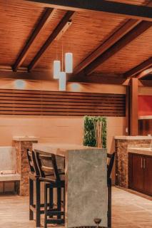 Elegant Villa in La Fortuna with spacious backyard plus very private pool & parking - 1