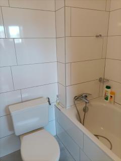 Studio lumineux bien placé en ville de Sion - 1