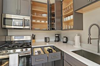 Splendid & Fully Furnished 1BR Apartment - Broadway 204 rep - 5