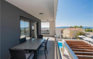 Lovely Apartment In Baska Voda - Baška Voda - 3