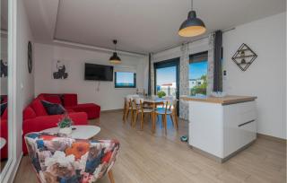 Amazing Apartment In Baska Voda - Baška Voda - 8