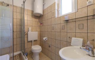 5 Bedroom Awesome Home In Podstrana - 9