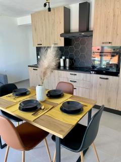 Sea View Apartment - first row to the beach - Zubovići - 7