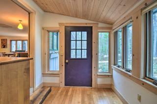 Idyllic Northport Cottage, Walk to Lakeside! - 9