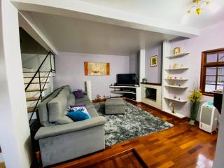 Casa confortável com churrasqueira na Granja Viana - Carapicuíba - 9