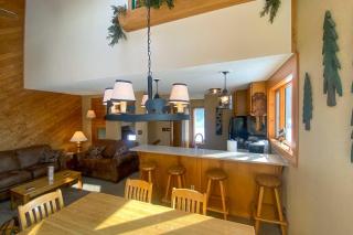 Lutsen Mountain Townhome - 2 Mi to Lake Superior! - 3