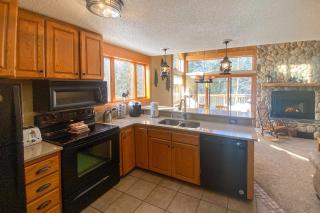 Lutsen Mountain Townhome - 2 Mi to Lake Superior! - 2