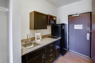 Inn at Hunters Run - Watford City - 4