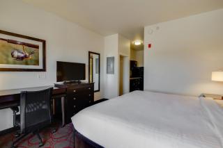 Inn at Hunters Run - Watford City - 1