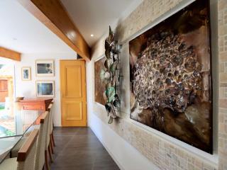 Luxurious villa with private spa near beach - 1