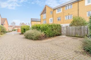 Large 5BR House 3 Bathrooms for CONTRACTORS & LONG STAYS free PARKING - 1