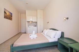 Theodora Studios & Apartments - 4