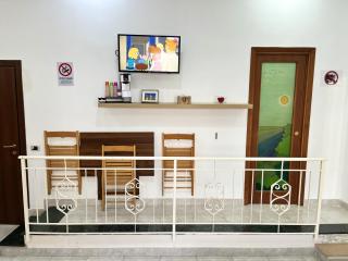 Modern Apartment in Napoli, Balcony - 9