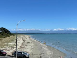 WATERFRONT Home - Nelson - 9