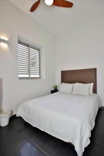 VACATION APARTMENT IN TLV NEXT TO HILTON BEACH WITH BALCONY - 7