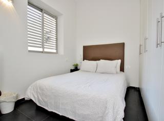 VACATION APARTMENT IN TLV NEXT TO HILTON BEACH WITH BALCONY - Tel Aviv - 2