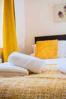 Cosy 3-Bed Home Close to City Centre (Parking) - 7