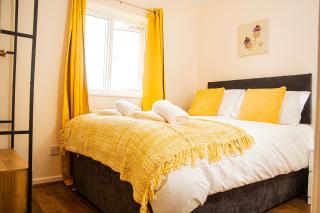 Cosy 3-Bed Home Close to City Centre (Parking) - 5