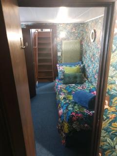 JASMINE CORAL JAY Boutique Boatel Ocean Village - Gibraltar - 2
