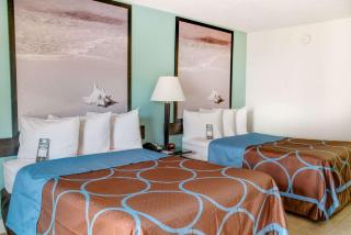 Super 8 by Wyndham St. Petersburg - 4