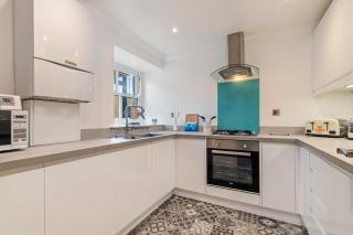 3 South Beach Court - Cosy Seafront Apartment - Tenby - 6