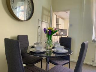 Park Crescent Lodge - Quaint Victorian Home With Free Parking - York - 1
