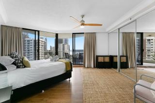 Spacious Beachfront 2-Bed with Stunning Oceanview - Gold Coast - 8
