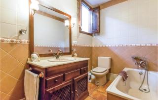 Gorgeous Home In Iznajar - Iznájar - 5