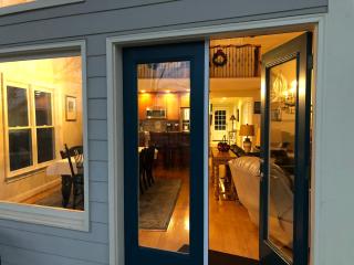 Lake views galore from balconies right on the lake and drought-proof deep water - 7