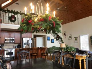 Lake views galore from balconies right on the lake and drought-proof deep water - 9