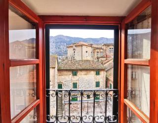 OLD TOWN 303 - Kotor (Cattaro) - 1